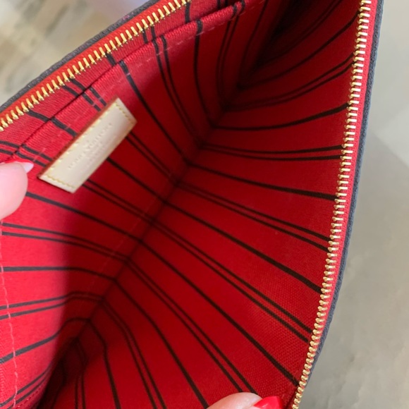 Sold Louis Vuitton Neverfull Pouchette Monogram Cherry - Picture 2 of 13